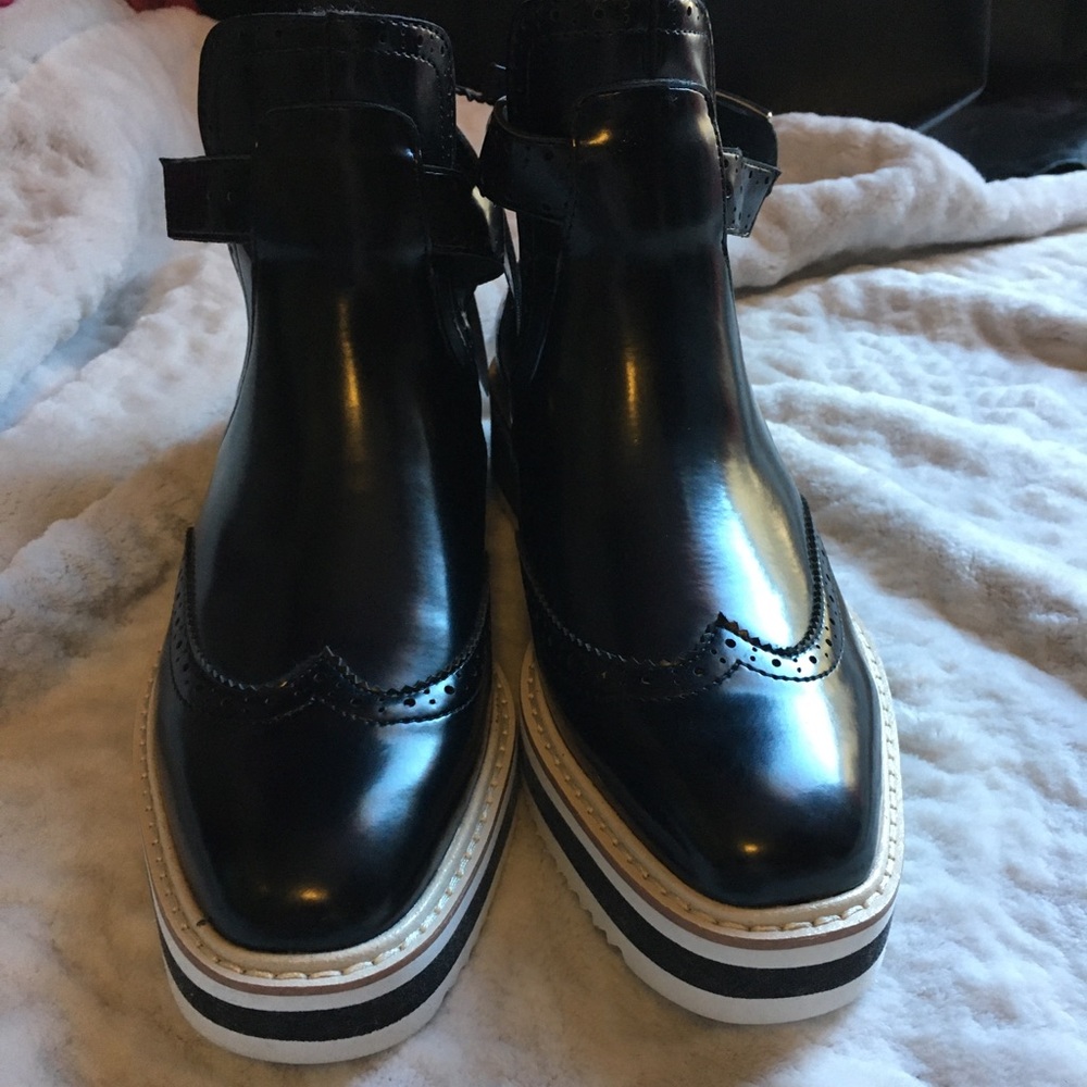 Zara black buckle platform booties size 6.5